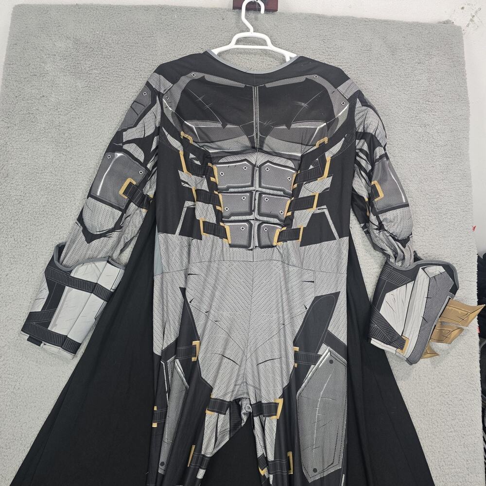 Rubies Batman Justice League Costume Armored Batman Deluxe Adult Cape Belt